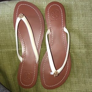 Authentic size 8 Tory Burch white flip flops